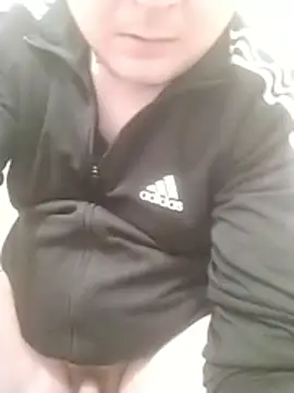 Snapshot of szakal3 chatting on April 13, 2026, 9:19 pm szakal3 online show from April 13, 2026, 9:19 pm