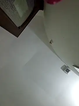 perla97 online show from October 31, 2025, 5:42 pm