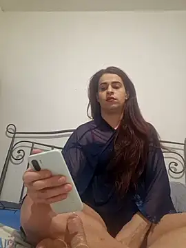 perla97 online show from December 26, 2024, 9:04 pm