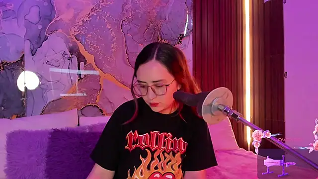 Snapshot of centaurigirl chatting on November 22, 2025, 4:28 pm centaurigirl online show from November 22, 2025, 4:28 pm