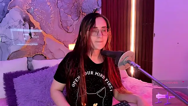 Snapshot of centaurigirl chatting on November 13, 2025, 3:32 am centaurigirl online show from November 13, 2025, 3:32 am