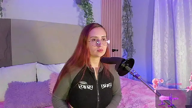 centaurigirl online show from March 1, 2026, 5:07 am