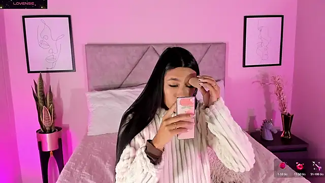 Emilyh  online show from December 2, 2025, 10:28 am