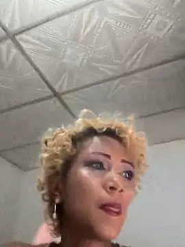 Amaliu  online show from December 16, 2025, 2:54 pm