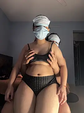 Snapshot of STEP_SISTER1 chatting on February 27, 2025, 10:11 am STEP SISTER1 online show from February 27, 2025, 10:11 am