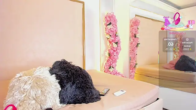 Snapshot of Roxxana-queen chatting on October 13, 2025, 4:30 pm Roxxana-queen online show from October 13, 2025, 4:30 pm