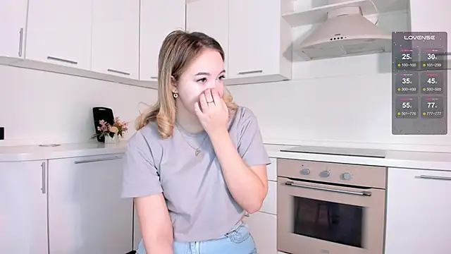 SheenaDollins online show from December 4, 2024, 6:49 am