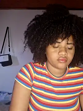 DANIELA MICHEL online show from February 3, 2025, 9:39 pm