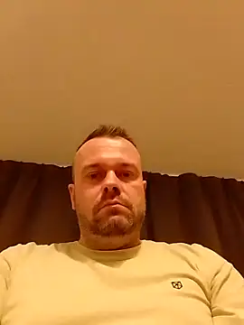 mikaaaaase online show from October 5, 2025, 12:34 am