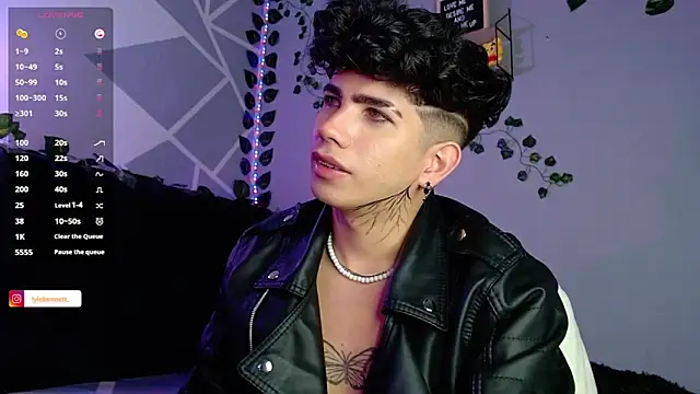 LyleBennett  online show from December 6, 2024, 1:06 pm