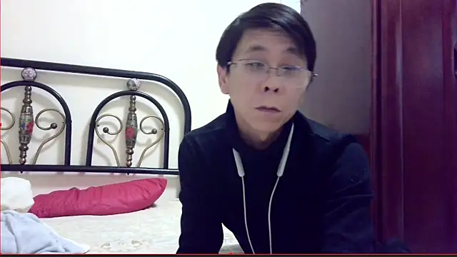 Snapshot of TGH521 chatting on February 4, 2026, 1:28 pm TGH521 online show from February 4, 2026, 1:28 pm