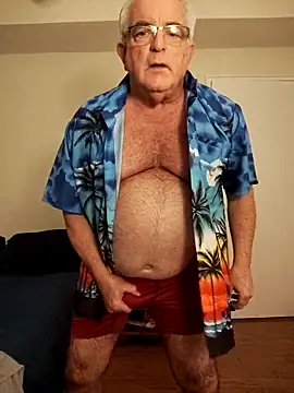 Snapshot of Shoreguy69 chatting on December 15, 2025, 11:31 pm Shoreguy69 online show from December 15, 2025, 11:31 pm