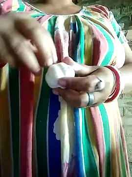 Snapshot of BERRY_00 chatting on March 2, 2025, 6:27 am BERRY 00 online show from March 2, 2025, 6:27 am