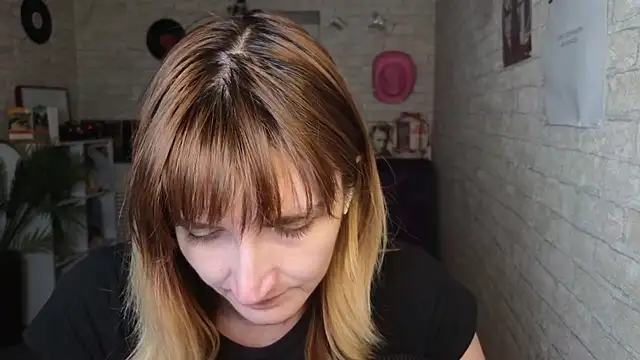 Snapshot of Nika_Kitten chatting on April 20, 2026, 11:35 am Nika Kitten online show from April 20, 2026, 11:35 am