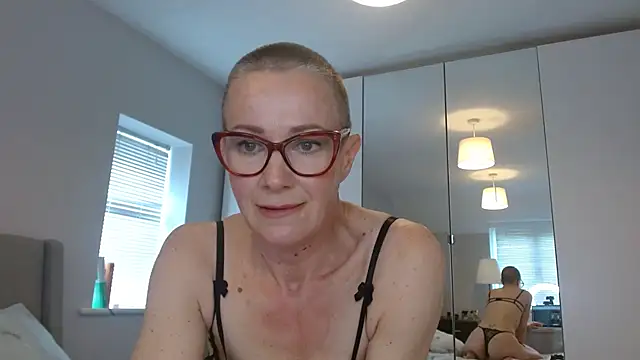 ELEGANT-ARIA36 online show from March 11, 2025, 11:44 am