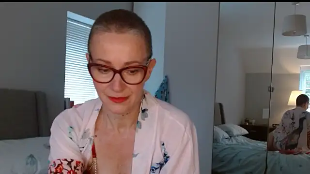 ELEGANT-ARIA36 online show from February 14, 2025, 9:34 am