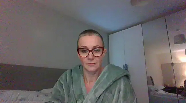 ELEGANT-ARIA36 online show from February 11, 2025, 11:53 am