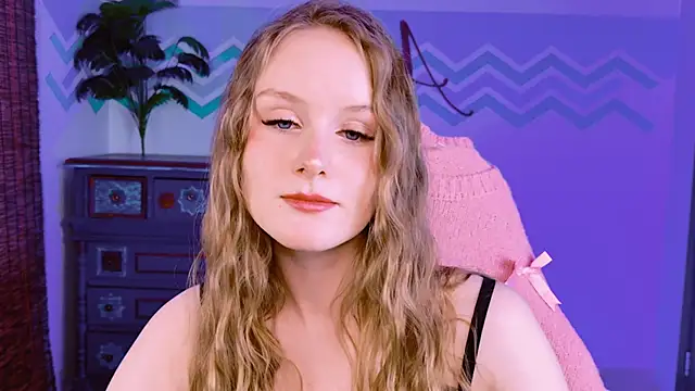 Snapshot of VivienLeeigh chatting on October 22, 2025, 4:39 pm VivienLeeigh online show from October 22, 2025, 4:39 pm