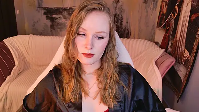 VivienLeeigh online show from April 11, 2026, 7:45 am