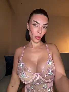 krissiswrld- online show from December 18, 2025, 4:11 pm