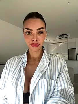 krissiswrld- online show from November 23, 2025, 11:53 am