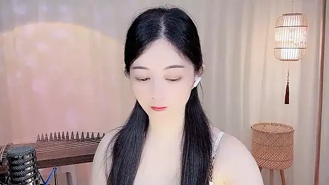 Tian-xin-999 online show from May 18, 2026, 4:12 pm