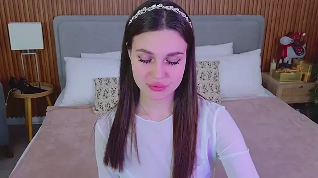 RihannaRose online show from November 30, 2025, 5:03 pm