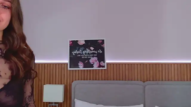 RihannaRose online show from November 27, 2025, 5:13 pm