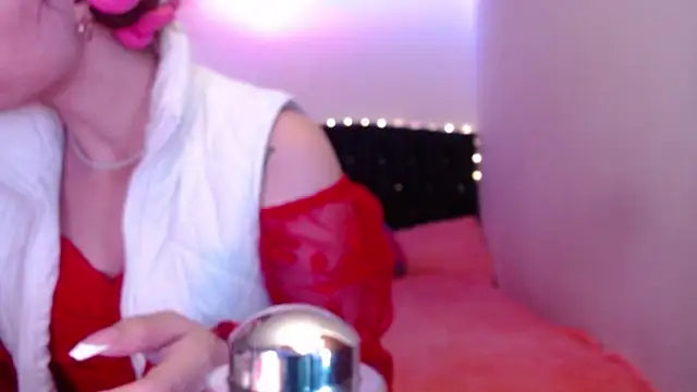 Snapshot of holy_juli chatting on May 20, 2026, 3:58 am holy juli online show from May 20, 2026, 3:58 am