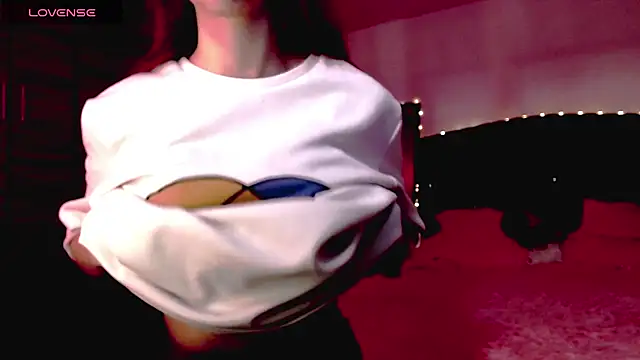 Snapshot of holy_juli chatting on November 20, 2025, 12:28 pm holy juli online show from November 20, 2025, 12:28 pm