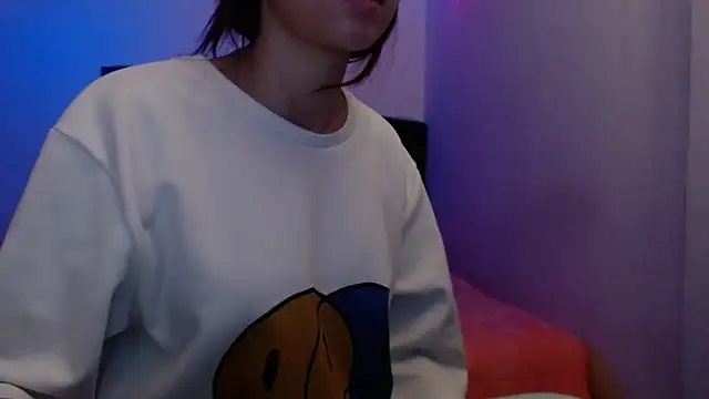 Snapshot of holy_juli chatting on April 19, 2026, 1:39 am holy juli online show from April 19, 2026, 1:39 am