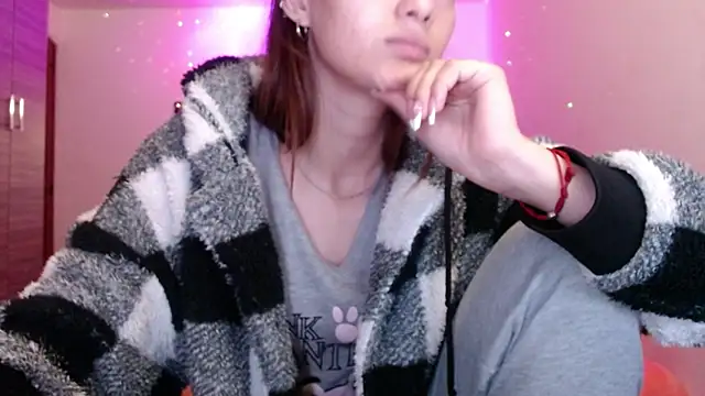 Snapshot of holy_juli chatting on May 3, 2026, 2:49 am holy juli online show from May 3, 2026, 2:49 am