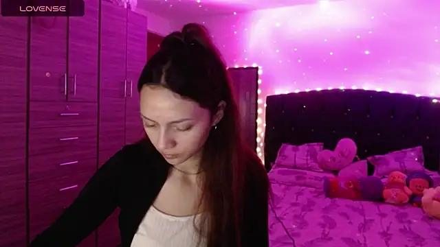 Snapshot of holy_juli chatting on October 13, 2025, 3:41 am holy juli online show from October 13, 2025, 3:41 am