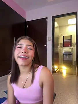 KellyOlsenbe online show from March 23, 2026, 9:03 pm