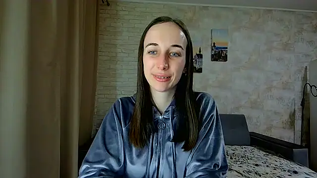 Snapshot of Anika_bloom chatting on April 24, 2026, 7:05 pm Anika bloom online show from April 24, 2026, 7:05 pm