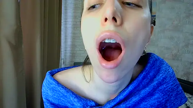Snapshot of Anika_bloom chatting on April 27, 2026, 5:38 am Anika bloom online show from April 27, 2026, 5:38 am