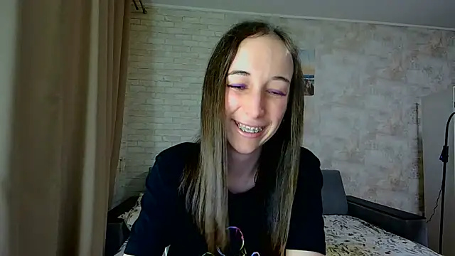 Snapshot of Anika_bloom chatting on May 12, 2026, 11:33 pm Anika bloom online show from May 12, 2026, 11:33 pm