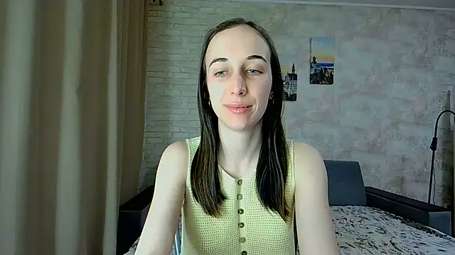 Snapshot of Anika_bloom chatting on May 2, 2026, 9:31 pm Anika bloom online show from May 2, 2026, 9:31 pm