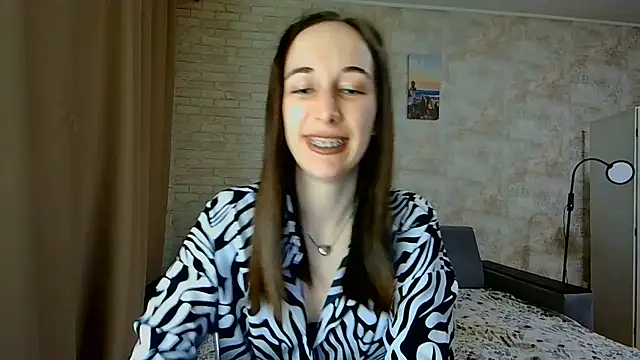 Snapshot of Anika_bloom chatting on May 9, 2026, 7:17 pm Anika bloom online show from May 9, 2026, 7:17 pm