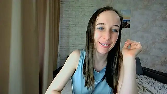 Snapshot of Anika_bloom chatting on May 11, 2026, 4:25 am Anika bloom online show from May 11, 2026, 4:25 am