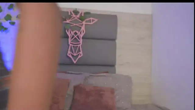 Lily Miiller online show from November 13, 2025, 7:51 pm