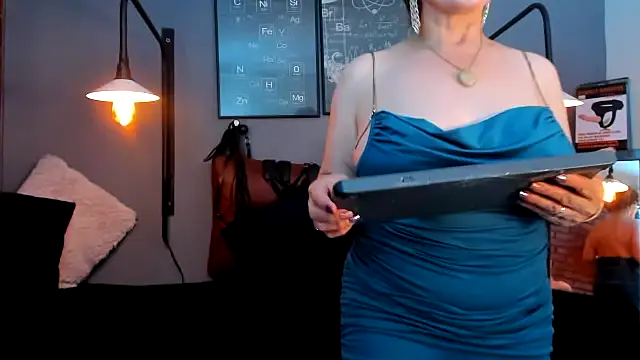 Snapshot of Samantha_mature56 chatting on May 13, 2026, 2:29 am Samantha mature56 online show from May 13, 2026, 2:29 am