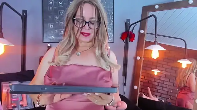 Samantha mature56 online show from November 2, 2025, 2:05 am