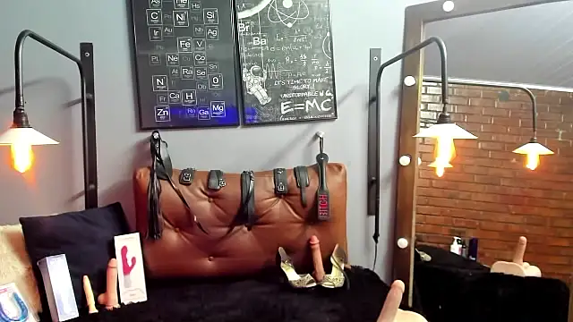 Samantha mature56 online show from September 19, 2025, 9:35 am