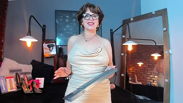 Snapshot of Samantha_mature56 chatting on April 16, 2026, 2:34 am Samantha mature56 online show from April 16, 2026, 2:34 am