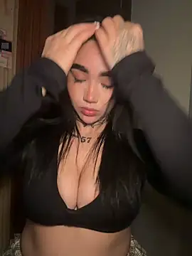 Nickiiiii online show from March 21, 2026, 8:30 am