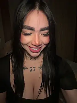 Snapshot of Nickiiiii chatting on February 5, 2026, 6:53 am Nickiiiii online show from February 5, 2026, 6:53 am