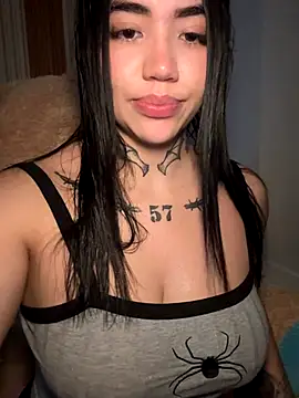 Snapshot of Nickiiiii chatting on December 17, 2025, 6:40 am Nickiiiii online show from December 17, 2025, 6:40 am