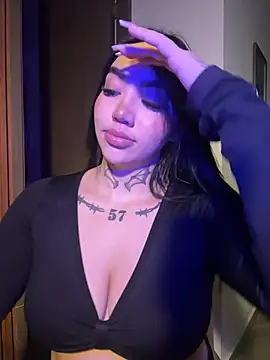 Snapshot of Nickiiiii chatting on February 28, 2026, 8:25 am Nickiiiii online show from February 28, 2026, 8:25 am