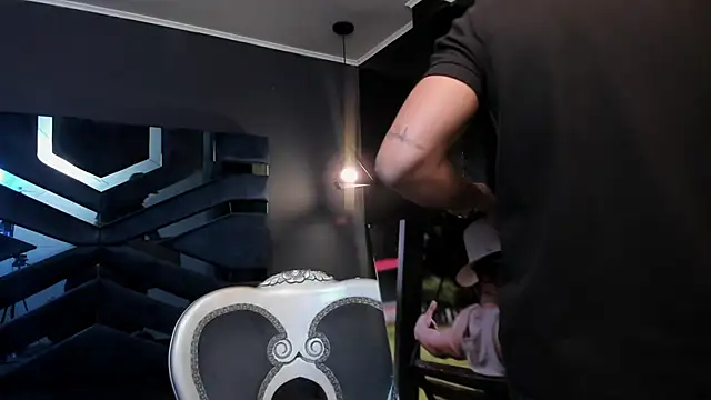 Snapshot of JeanColleman chatting on December 19, 2025, 11:18 pm JeanColleman online show from December 19, 2025, 11:18 pm